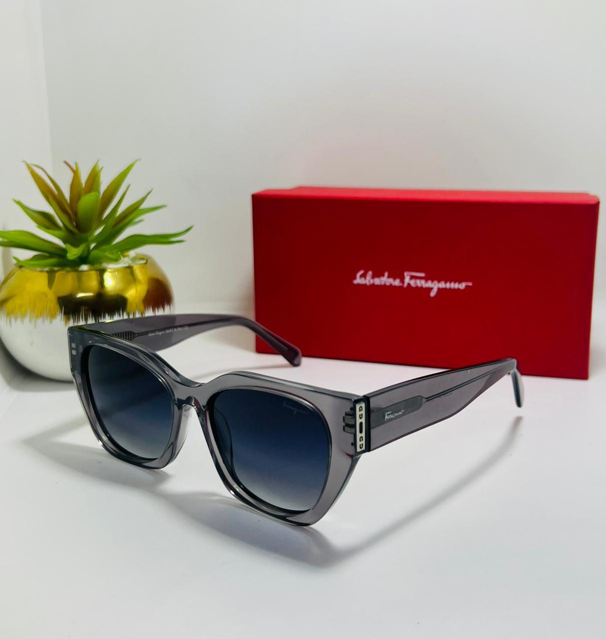 Salvatore Ferragamo | OZ023