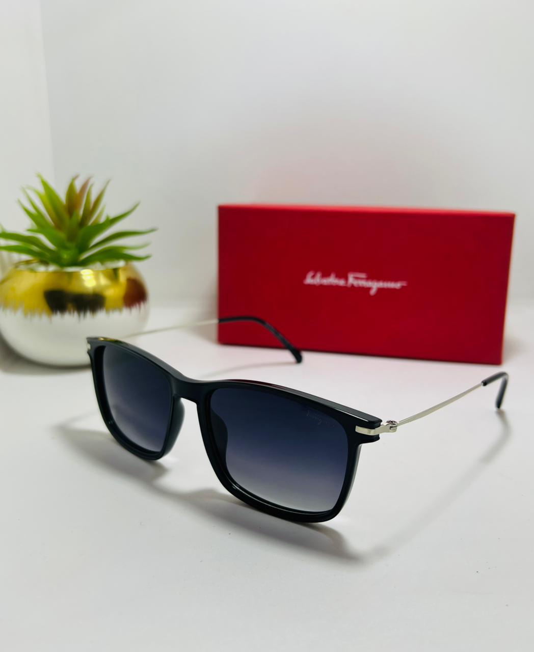 Salvatore Ferragamo | OZ027